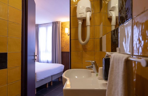 Quartier du Faubourg-Montmartre Hotel | The Walled off Hotel Paris