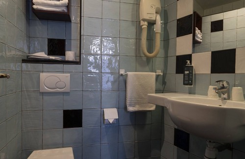 Quartier du Faubourg-Montmartre Hotel | The Walled off Hotel Paris