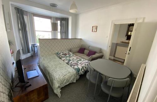 Stoke Apartment | The Walnut Suite lovely one bedroom flat in Stoke.