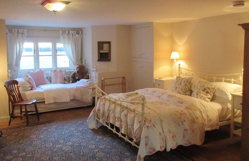 Dorking Bed & Breakfast | The Waltons