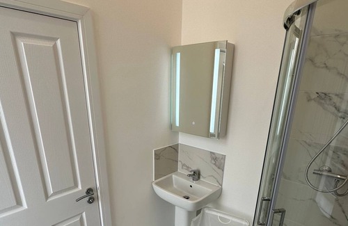 Camberwell Green Apartment | The Walworth Retreat- Cosy 2 bedroom Flat in London