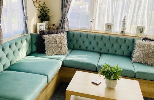 Tattershall Resort | The Wardens Escape - Tattershall Lakes Country Park