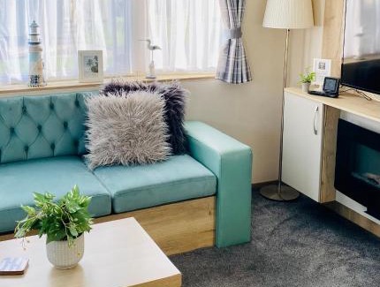 Tattershall Resort | The Wardens Escape - Tattershall Lakes Country Park
