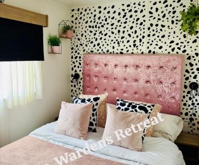 Dogdyke Resort | The Wardens Retreat - Tattershall Lakes Country Park