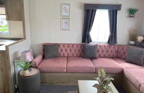 Dogdyke Resort | The Wardens Retreat - Tattershall Lakes Country Park