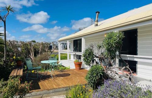 Waterhouse House | The WardRobe Pet Friendly Vintage Vibes at The Seaside
