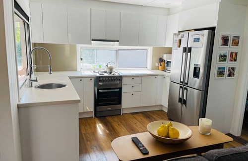 Brisbane Waterfront House | The Warehouse Island Retreat - a Beautiful Home With Great Amenities!