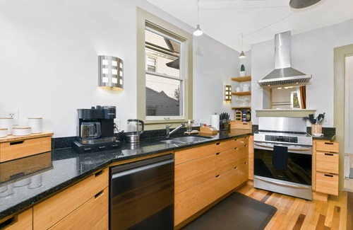 Whittier House | The Warm Hug House -Walkable and Oh-So-Cozy!