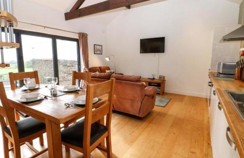 Lofthouse House | The Warren Barn