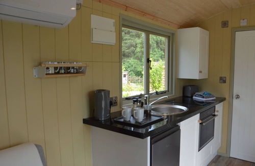 Pickering Cabin | The Warren No Hot Tub 1 pet allowed Onsite Fishing