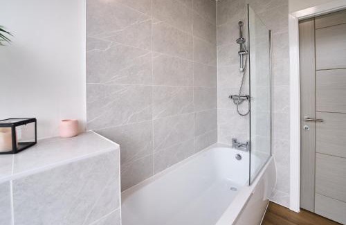 Warrington Apartment | The Warrington Hideaway - Pluxa Rose Gray