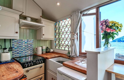 Kingsand Ski Chalet | The Wash House