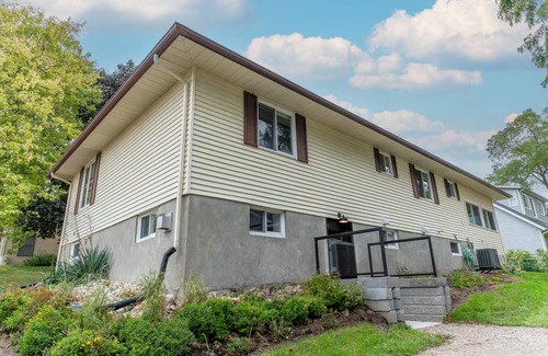 Elora Apartment | The Water Street Suite | New 2-Bed Suite | Steps to Downtown Elora