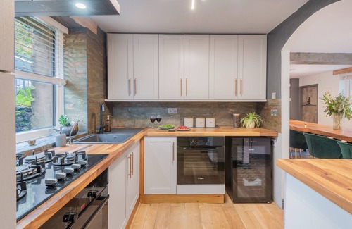 Bretherdale Cottage | THE WATERFALL RETREAT, pet friendly, with hot tub in Orton