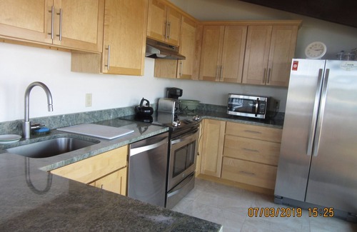 Scarborough House | The Waterfront Deckhouse-Pine Point Beach Waterfront Property