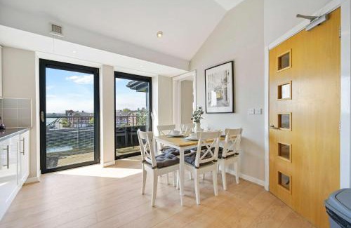 Liverpool Apartment | The Waterfront Penthouse I With Parking