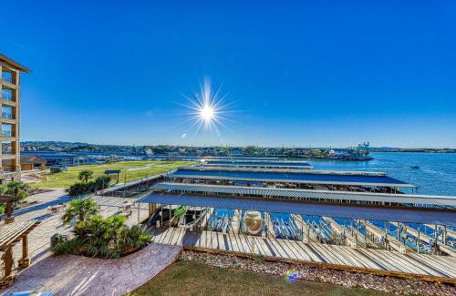 Horseshoe Bay Apartment | The Waters Condo Building 3 - Horseshoe Bay Hideaway