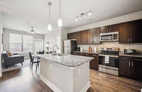 South Arlington Apartment | The Watson 369 I Comfy 2 Bed 1 Bath