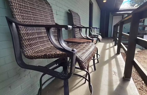 Southeast Pensacola Apartment | The Wave - Chill Spotnnn