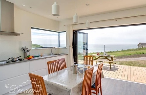 Eype Cottage | THE WAVE, family friendly, luxury holiday cottage in Eype