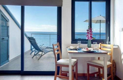 Jardim do Mar Apartment | The Wave House - Oceanfront