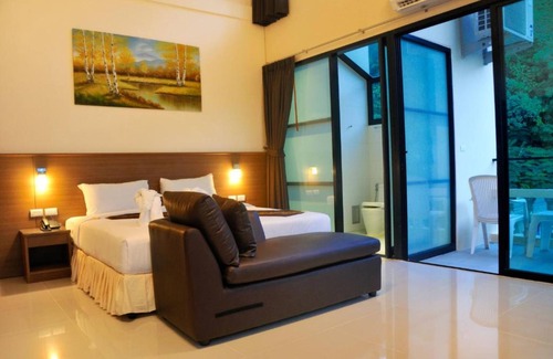Nanai Road Hotel | The Wave Patong Boutique Hotel