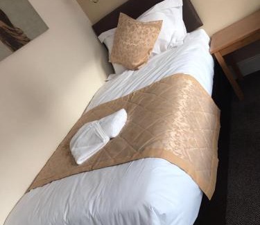 Dingwall House | The Waverley Inn