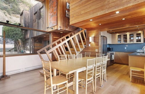 Aptos House | The Waves – Spacious, Stylish Beach Retreat Near Las Olas