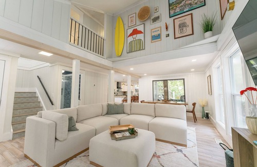 Blue Heron Lake House | The Webber · Boho Beach House w Private Patio and Golf Cart