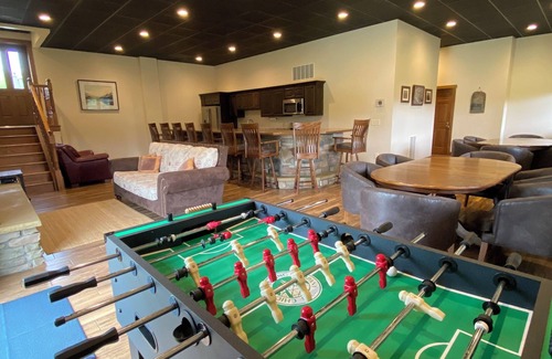 Millersburg House | The Welcome Lodge- Ideal for Large Gatherings