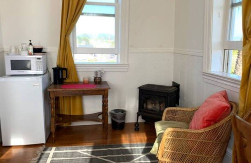 Fort Bragg Hotel | The Weller House