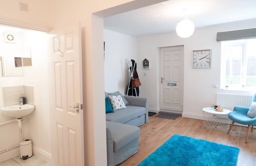 Burton on Trent House | The Wellington - A home for you (3 bedrooms, 1 sofa-bed, 2 bathrooms)