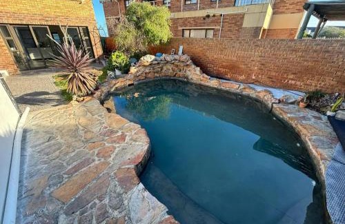 Sandbaai Apartment | The West End Hermanus