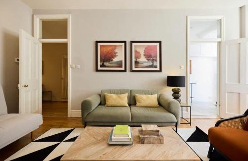 Addison Apartment | The West Kensington Hideout - Cozy 2BDR Flat with Garden