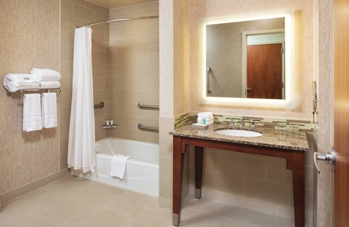 Downtown West Hotel | The Westin Minneapolis