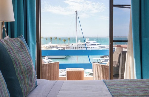 La Paz Hotel | The Westmarine Waterfront Hotel