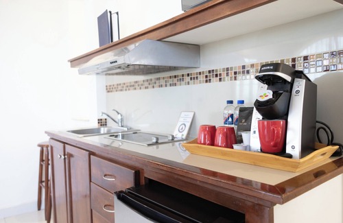 La Paz Hotel | The Westmarine Waterfront Hotel