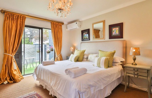 Westcliff Bed & Breakfast | The Whale's Tale Guesthouse