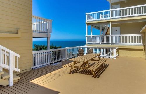 Lincoln City Apartment | The Whale -Upper