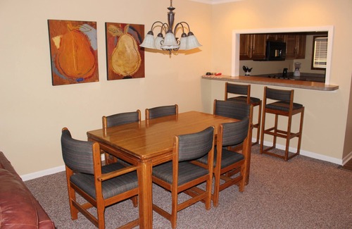 Lake Hamilton Apartment | The Wharf Resort