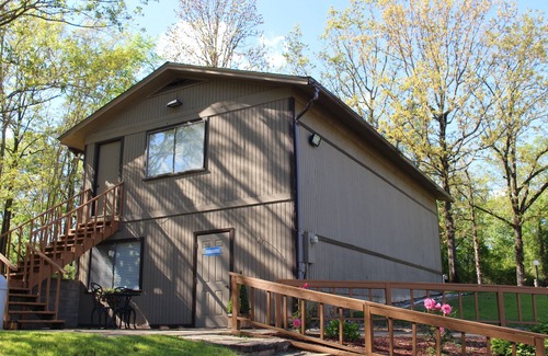 Lake Hamilton Apartment | The Wharf Resort