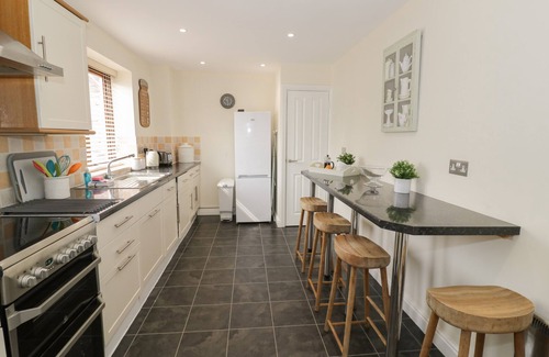 Weston Upon Avon Cottage | THE WHEAT HOUSE, pet friendly, with a garden in Welford-On-Avon