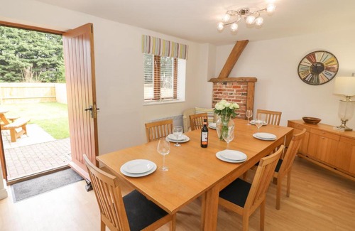 Weston Upon Avon House | The Wheat House