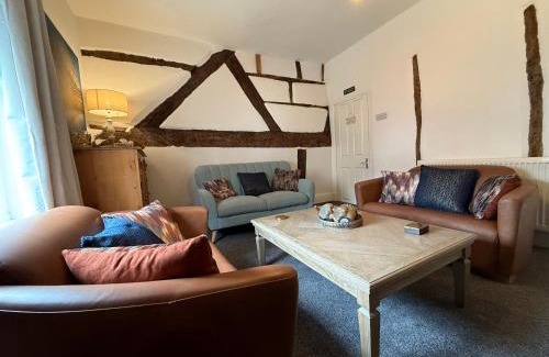 Whitchurch Apartment | The Whitchurch Apartment- The Painted Rooms