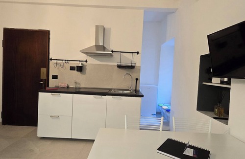 Riomaggiore Apartment | The white cave- Bluchalet