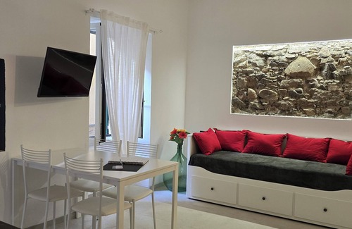 Riomaggiore Apartment | The white cave- Bluchalet