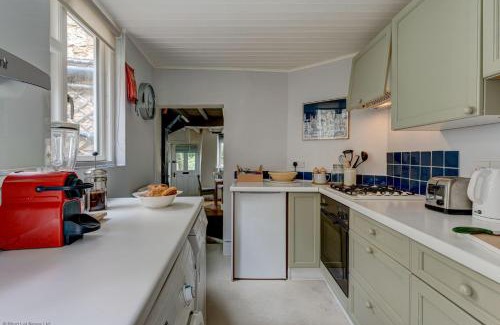 Woodstock House | The White Cottage