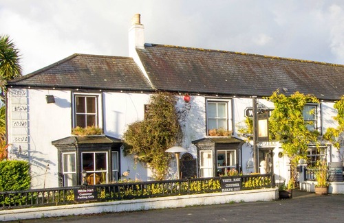 St. Keverne Hotel | The White Hart