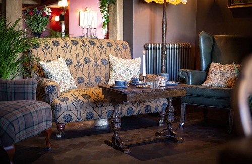 Wroughton Hotel | The White Hart