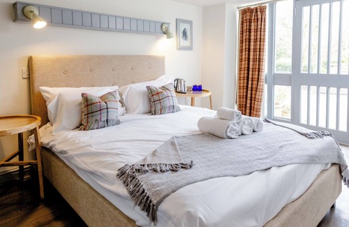 Duns Tew Hotel | The White Horse Inn